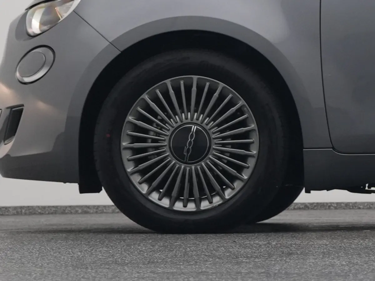 Action 24 kWh | 5" INFOTAINMENT | NAVI