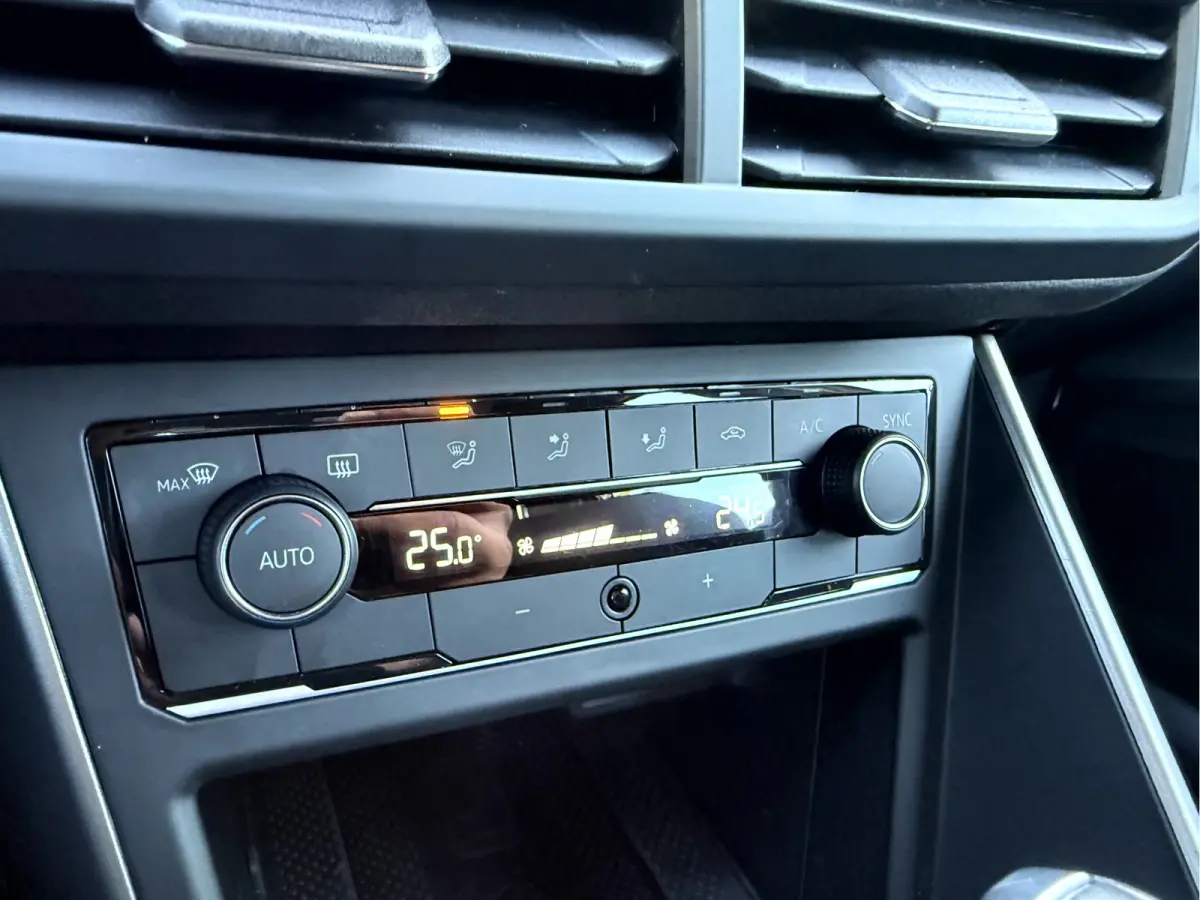 1.0 TSI Comfortline Business Virt. Dash, Camera, App Connect