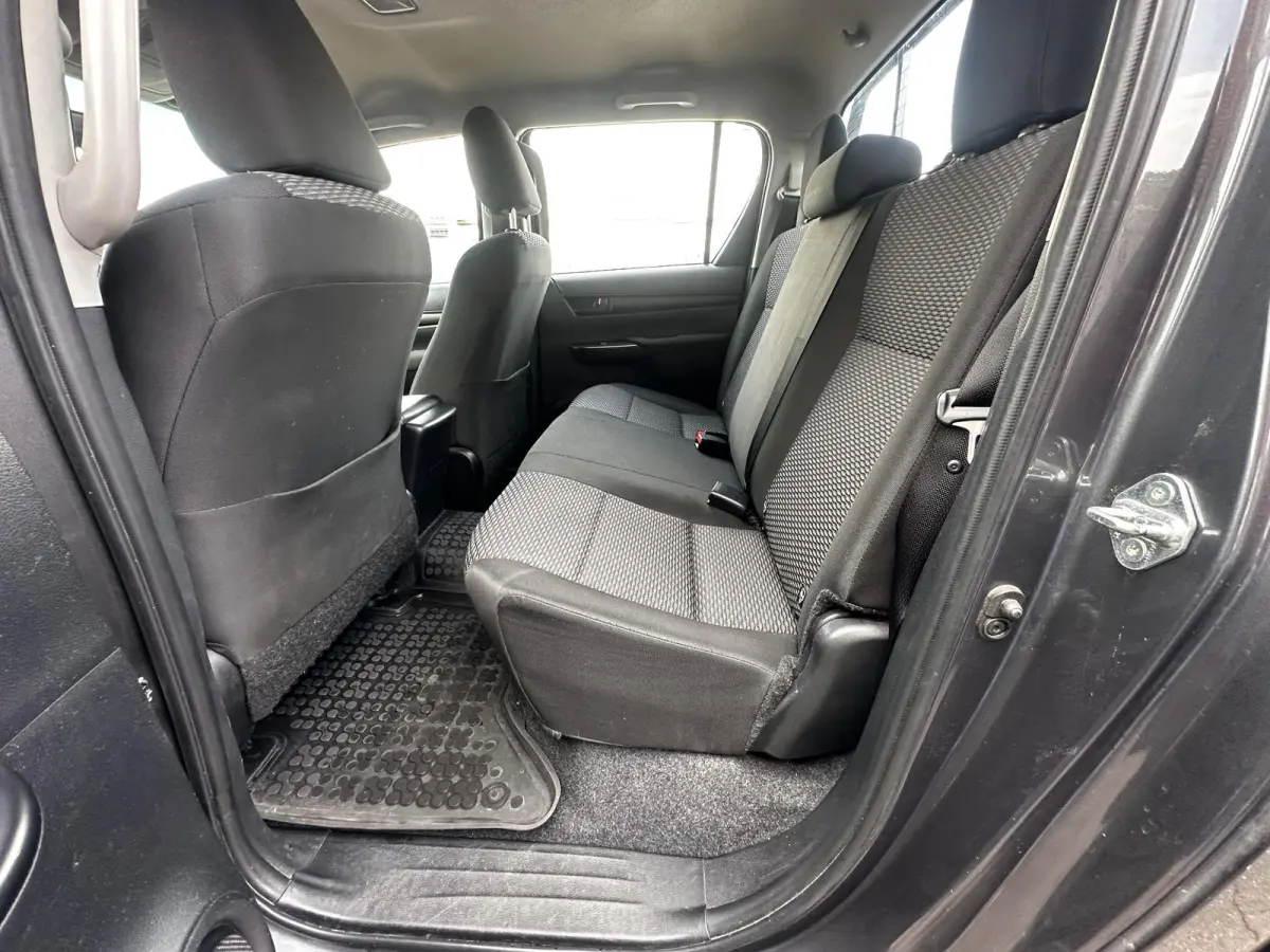 2.4 D-4D Double Cab Cool Comfort