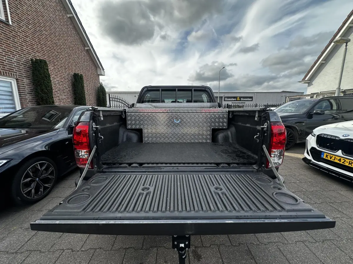 2.4 D-4D Double Cab Cool Comfort
