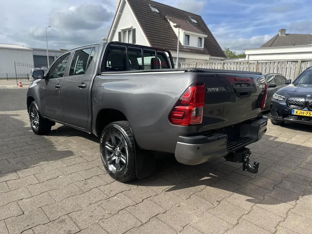2.4 D-4D Double Cab Cool Comfort