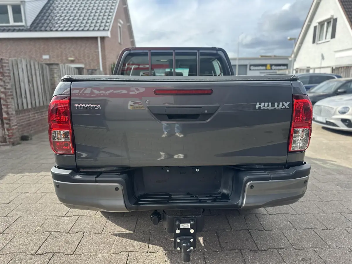 2.4 D-4D Double Cab Cool Comfort
