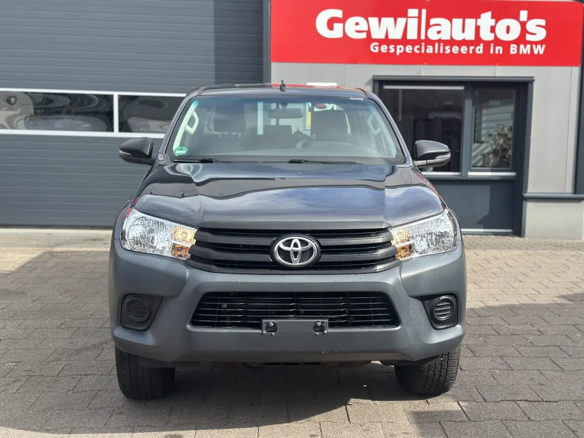 2.4 D-4D Double Cab Cool Comfort