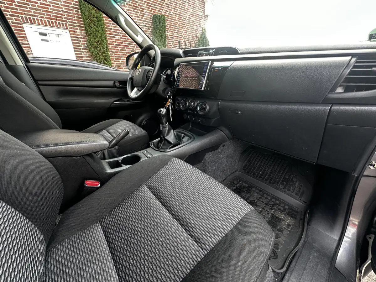 2.4 D-4D Double Cab Cool Comfort