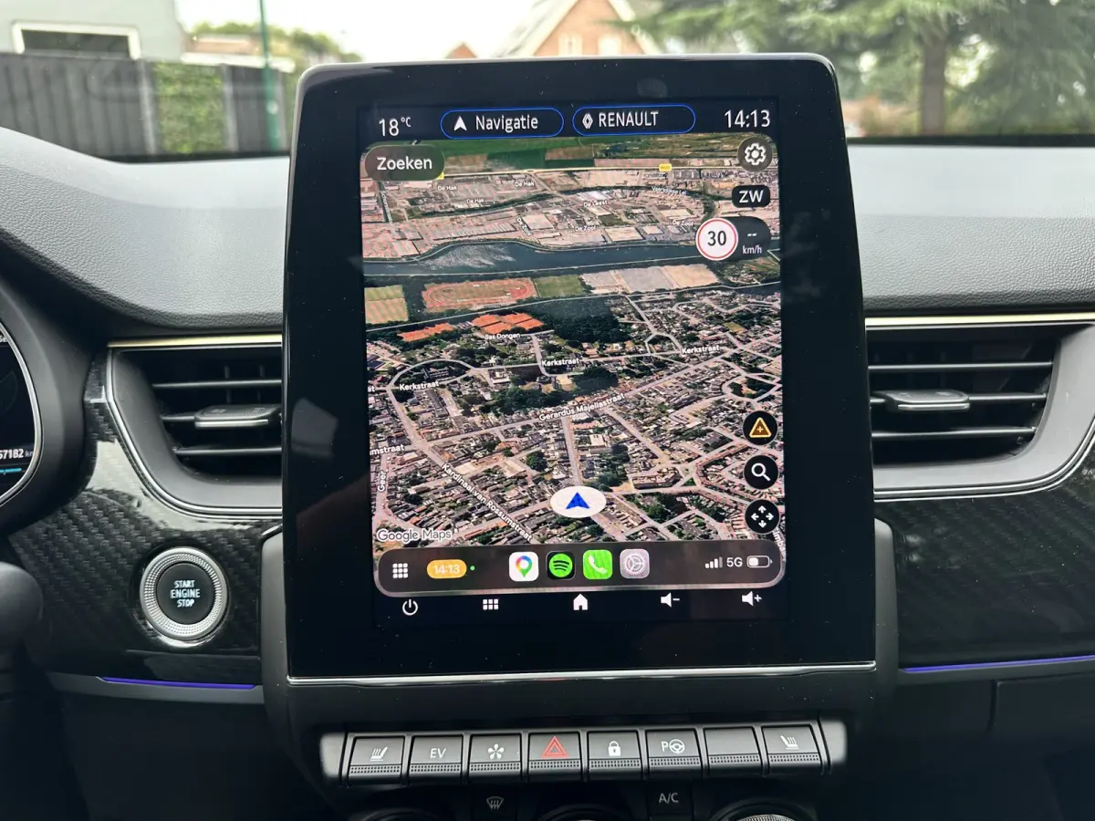 1.6 E-Tech hybrid 145 E-Tech engineered|Apple Android Carplay