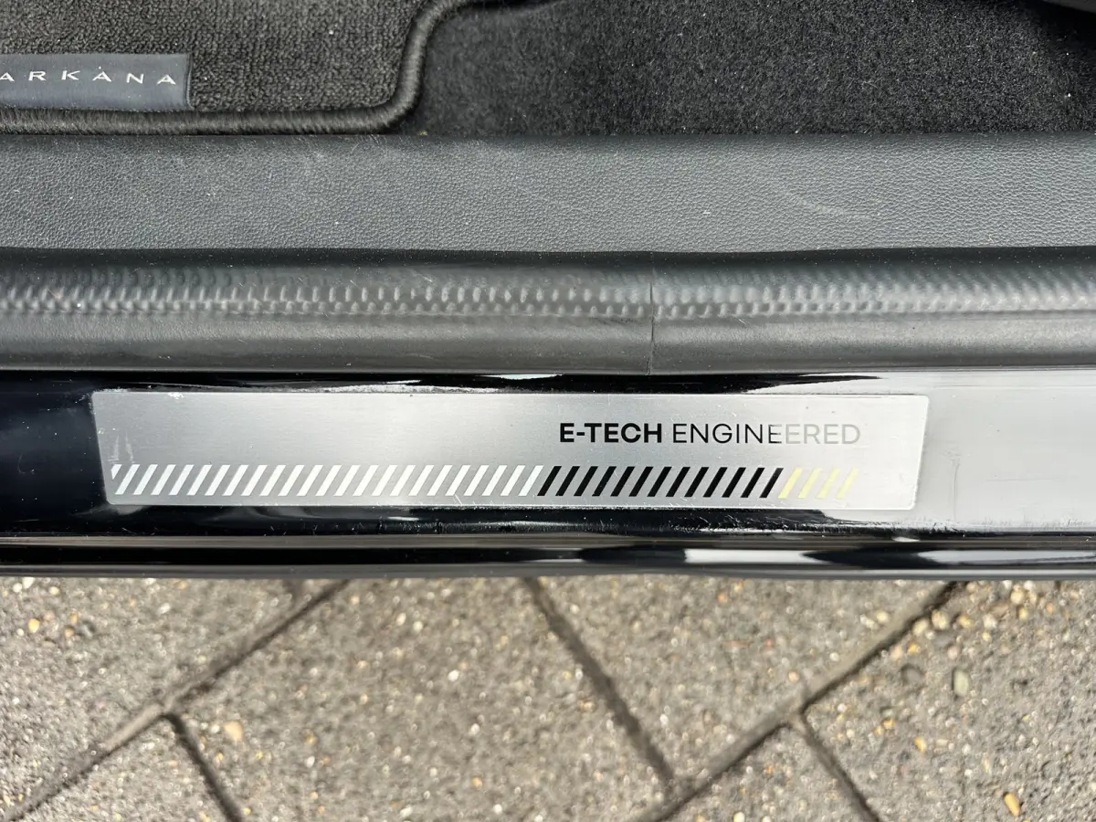 1.6 E-Tech hybrid 145 E-Tech engineered|Apple Android Carplay