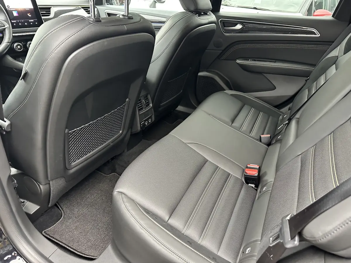 1.6 E-Tech hybrid 145 E-Tech engineered|Apple Android Carplay