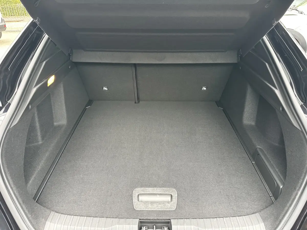 1.6 E-Tech hybrid 145 E-Tech engineered|Apple Android Carplay