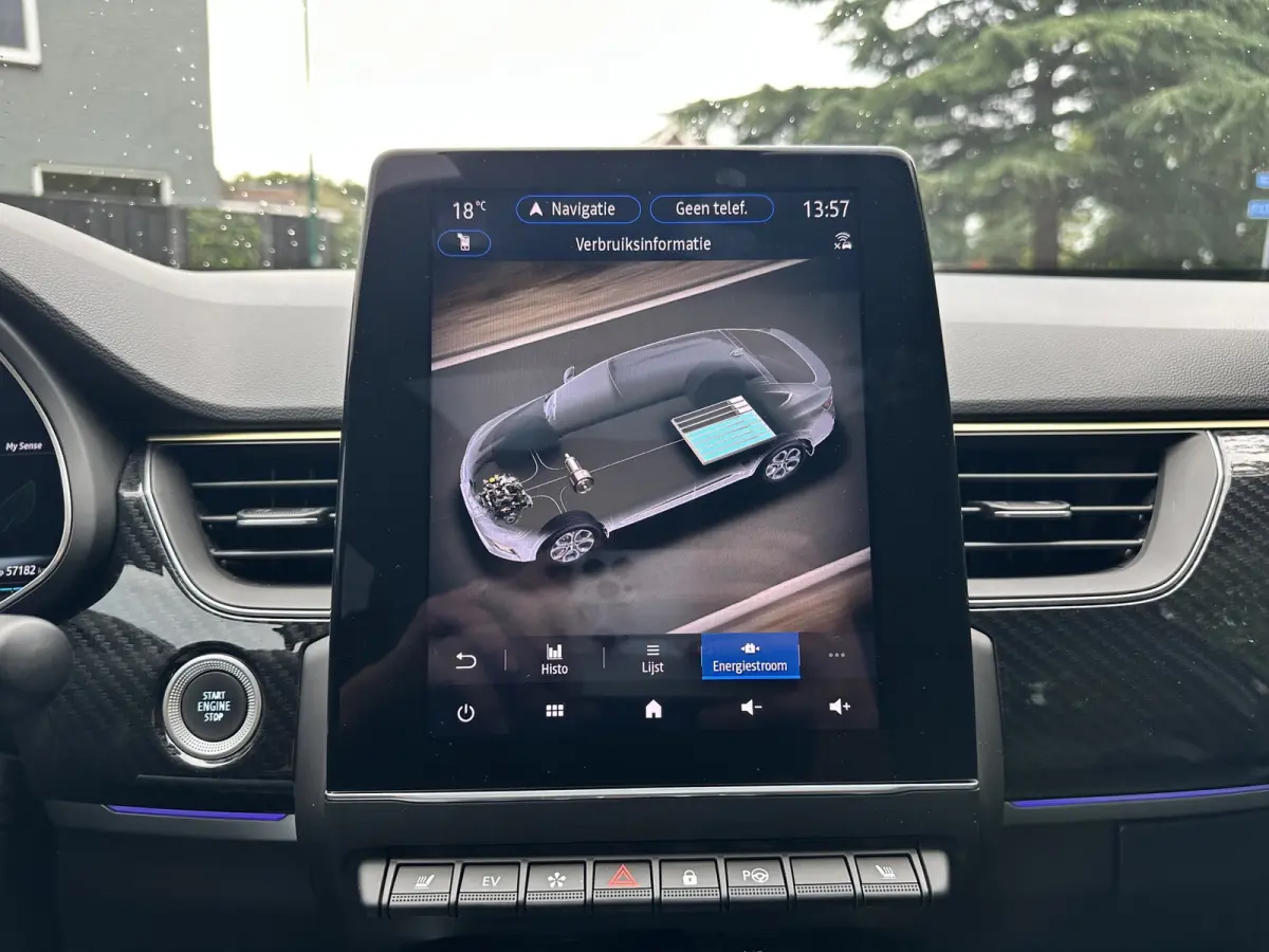 1.6 E-Tech hybrid 145 E-Tech engineered|Apple Android Carplay