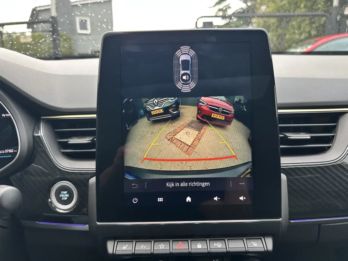 1.6 E-Tech hybrid 145 E-Tech engineered|Apple Android Carplay