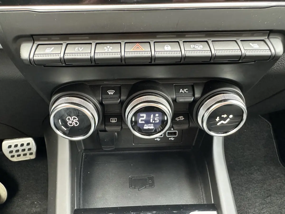 1.6 E-Tech hybrid 145 E-Tech engineered|Apple Android Carplay