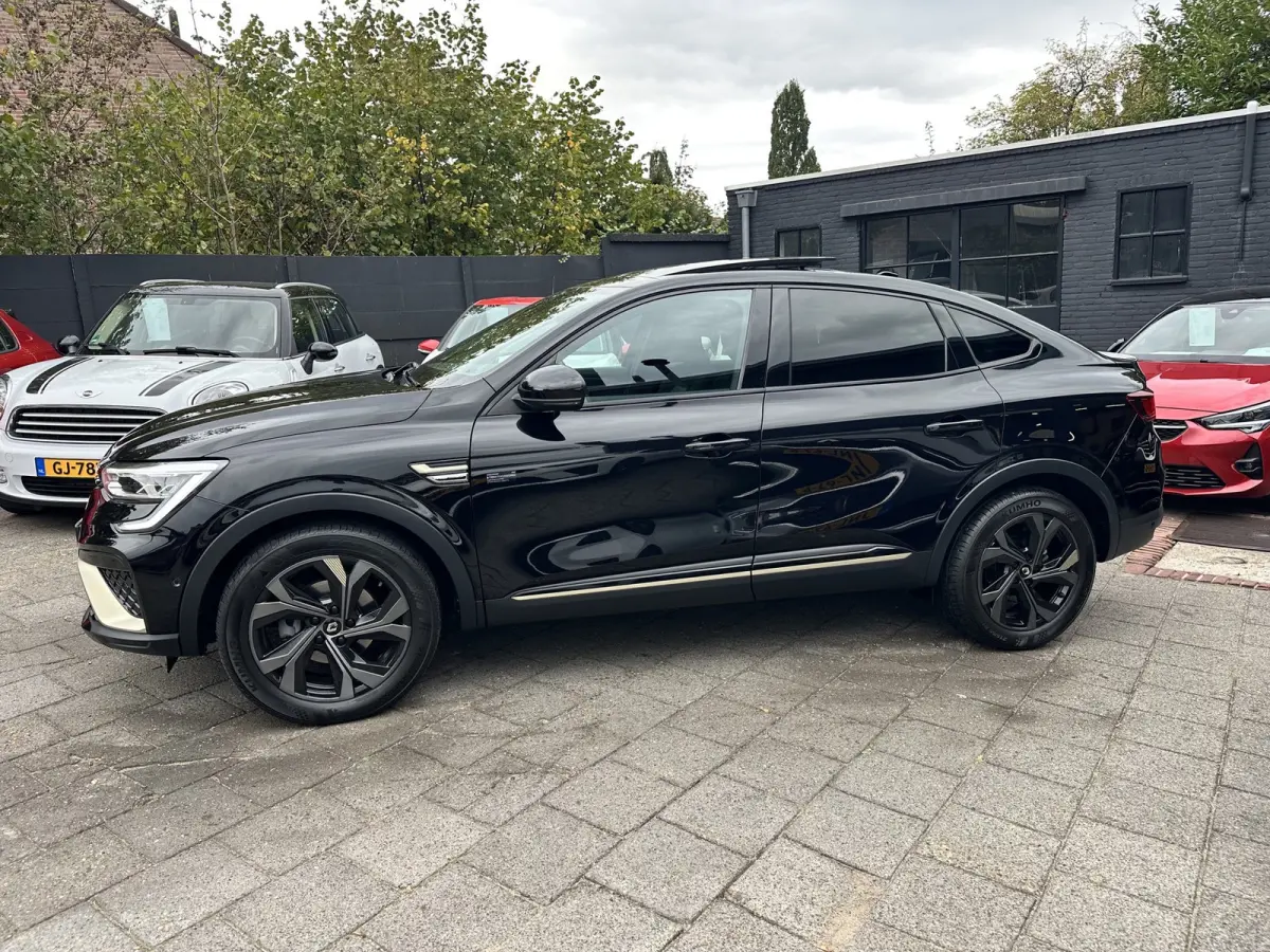 1.6 E-Tech hybrid 145 E-Tech engineered|Apple Android Carplay