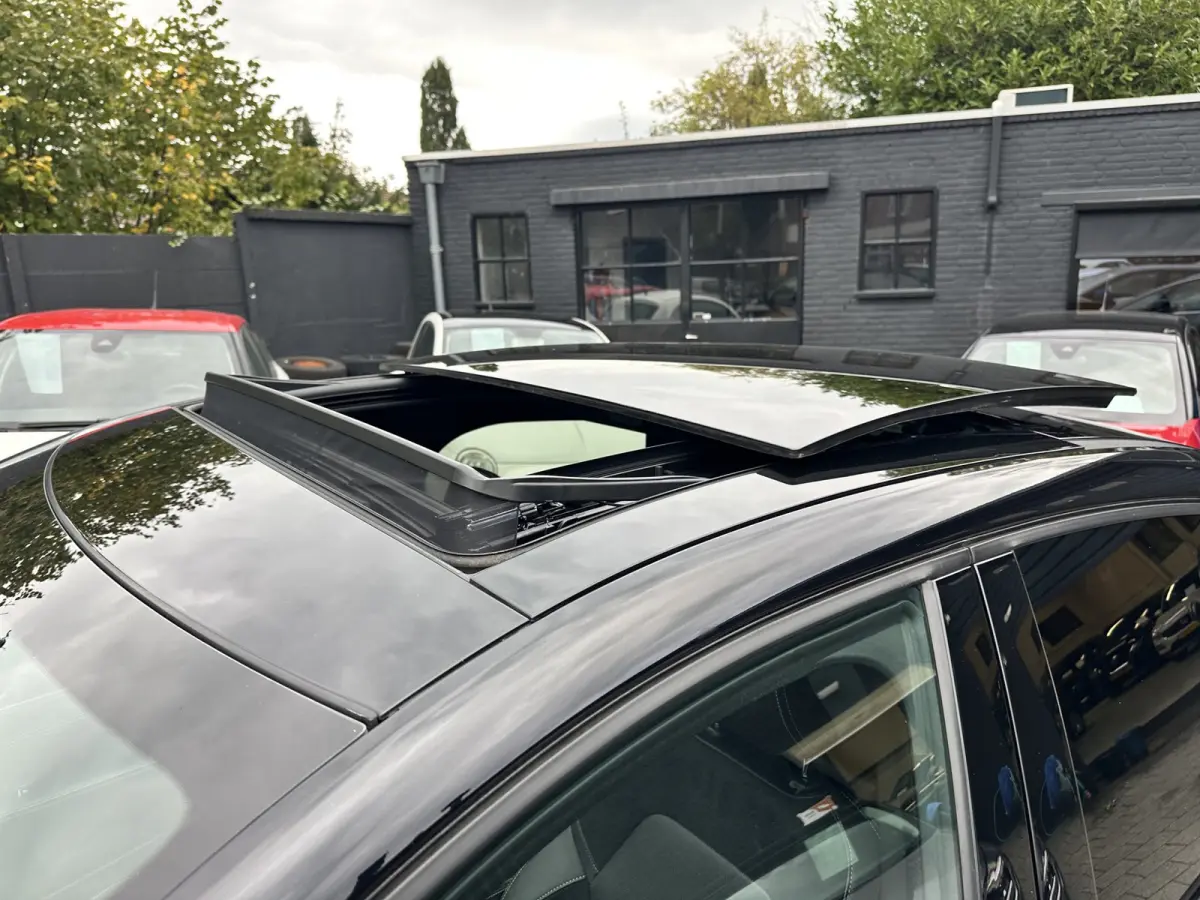 1.6 E-Tech hybrid 145 E-Tech engineered|Apple Android Carplay