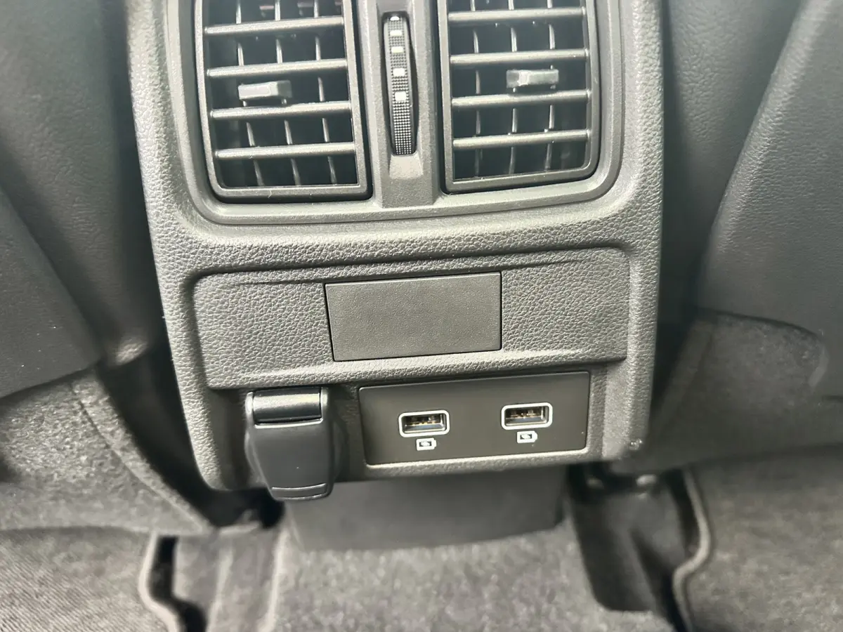 1.6 E-Tech hybrid 145 E-Tech engineered|Apple Android Carplay