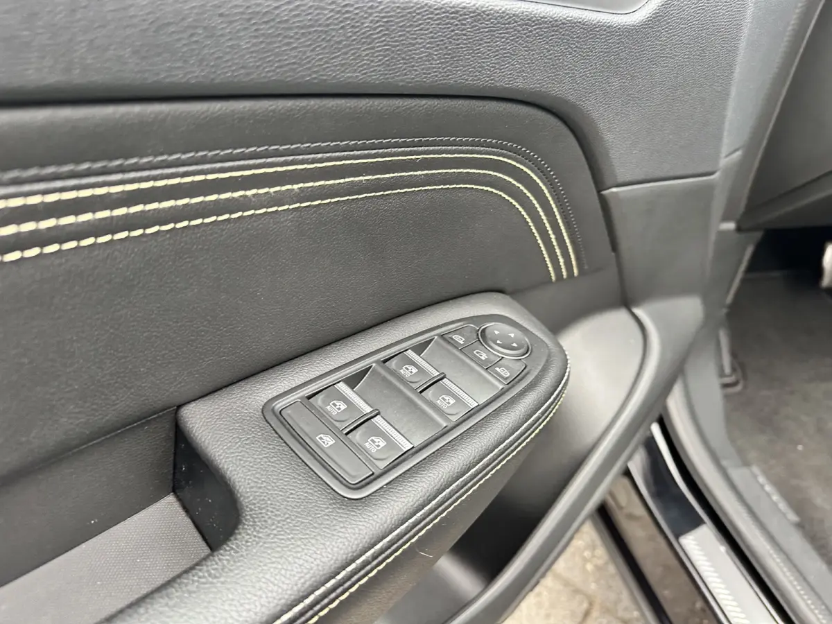 1.6 E-Tech hybrid 145 E-Tech engineered|Apple Android Carplay