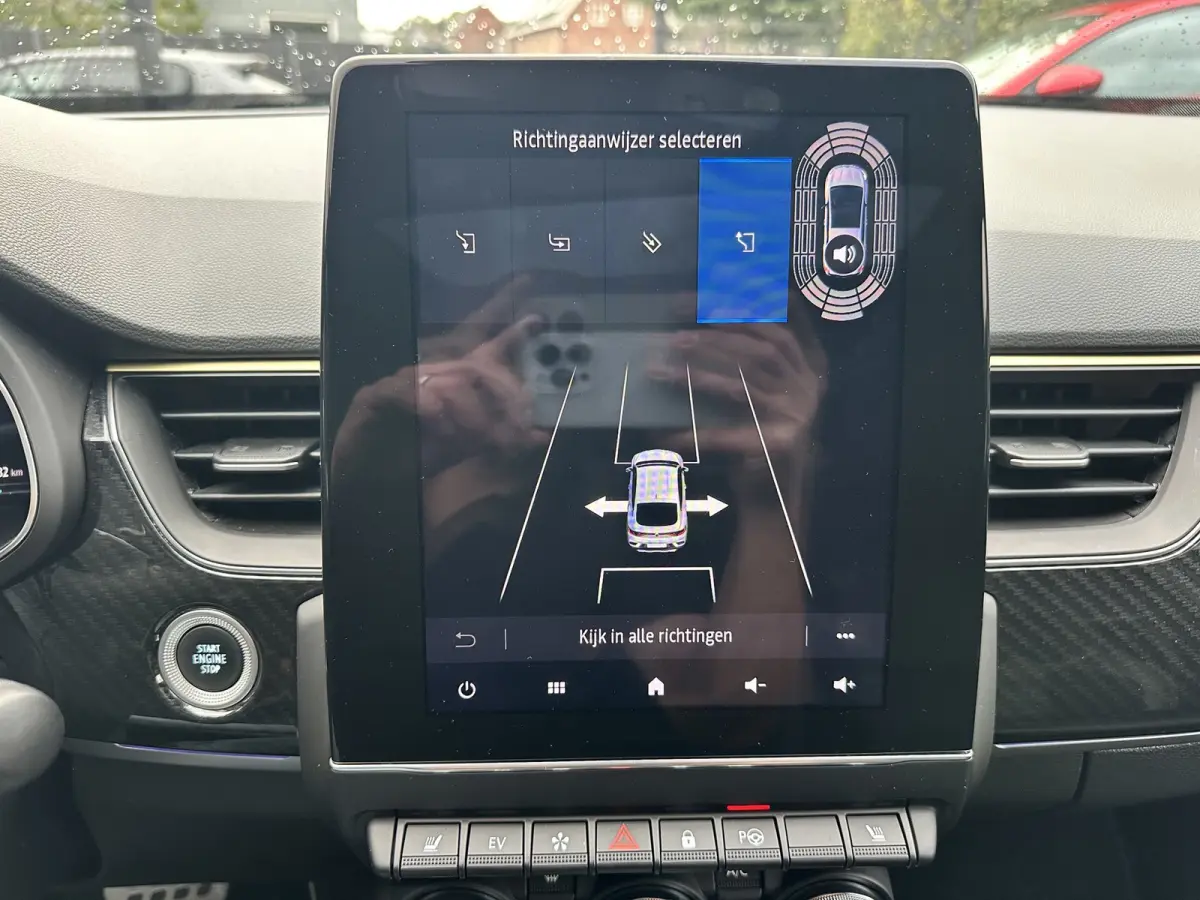1.6 E-Tech hybrid 145 E-Tech engineered|Apple Android Carplay