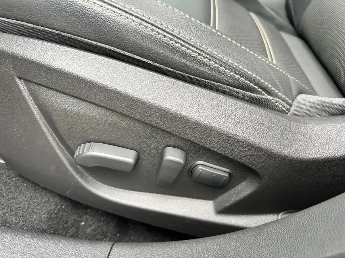1.6 E-Tech hybrid 145 E-Tech engineered|Apple Android Carplay