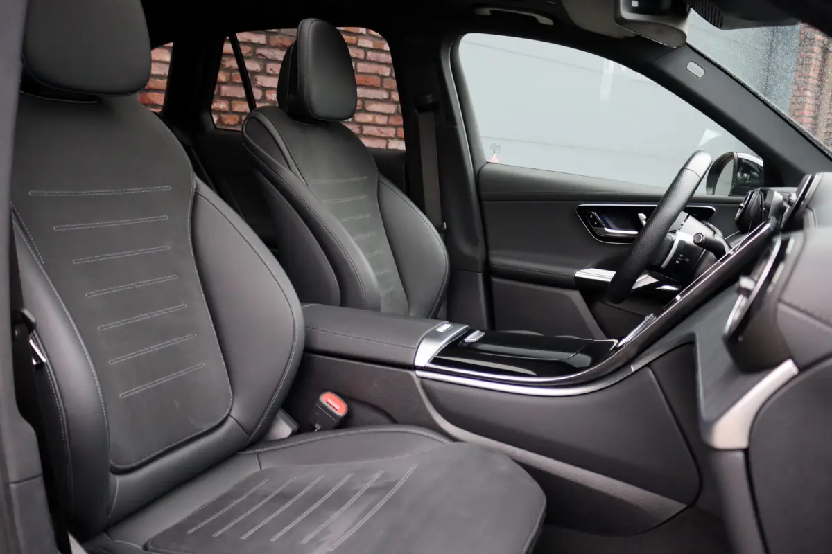 400e 4MATIC AMG Line | Airmatic | Achterasbesturing | Distronic+ | Memory | Trekhaak | Digital Light | Surround Camera | Verwarmd Stuurwiel | Nightpakket |