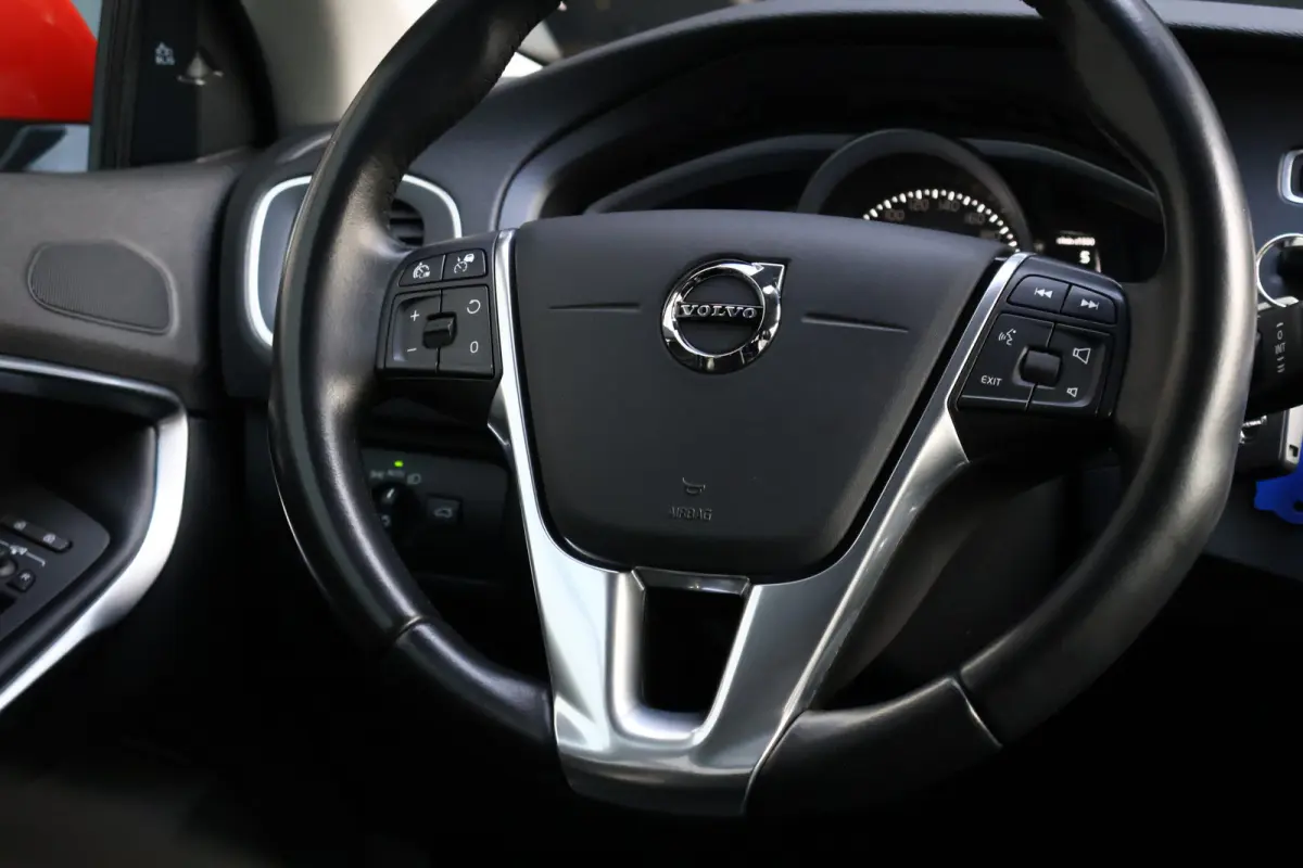 2.0 D4 Inscription Automaat 190pk | Leer | Stoelverwarming | Adaptieve Cruise Control | Camera | BLIS