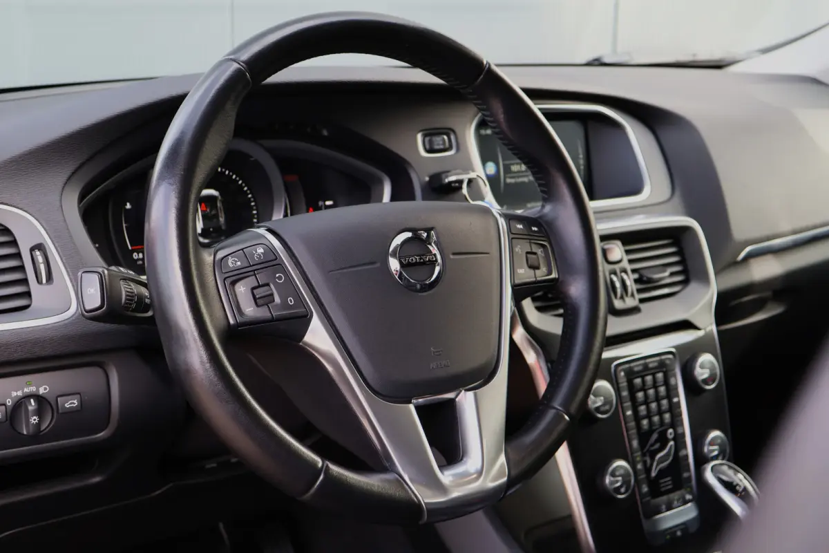 2.0 D4 Inscription Automaat 190pk | Leer | Stoelverwarming | Adaptieve Cruise Control | Camera | BLIS