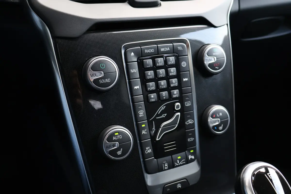 2.0 D4 Inscription Automaat 190pk | Leer | Stoelverwarming | Adaptieve Cruise Control | Camera | BLIS