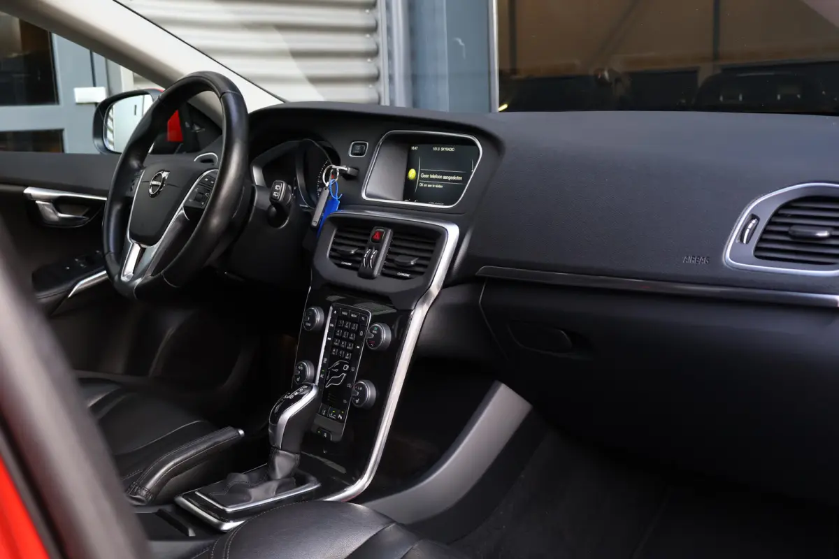 2.0 D4 Inscription Automaat 190pk | Leer | Stoelverwarming | Adaptieve Cruise Control | Camera | BLIS