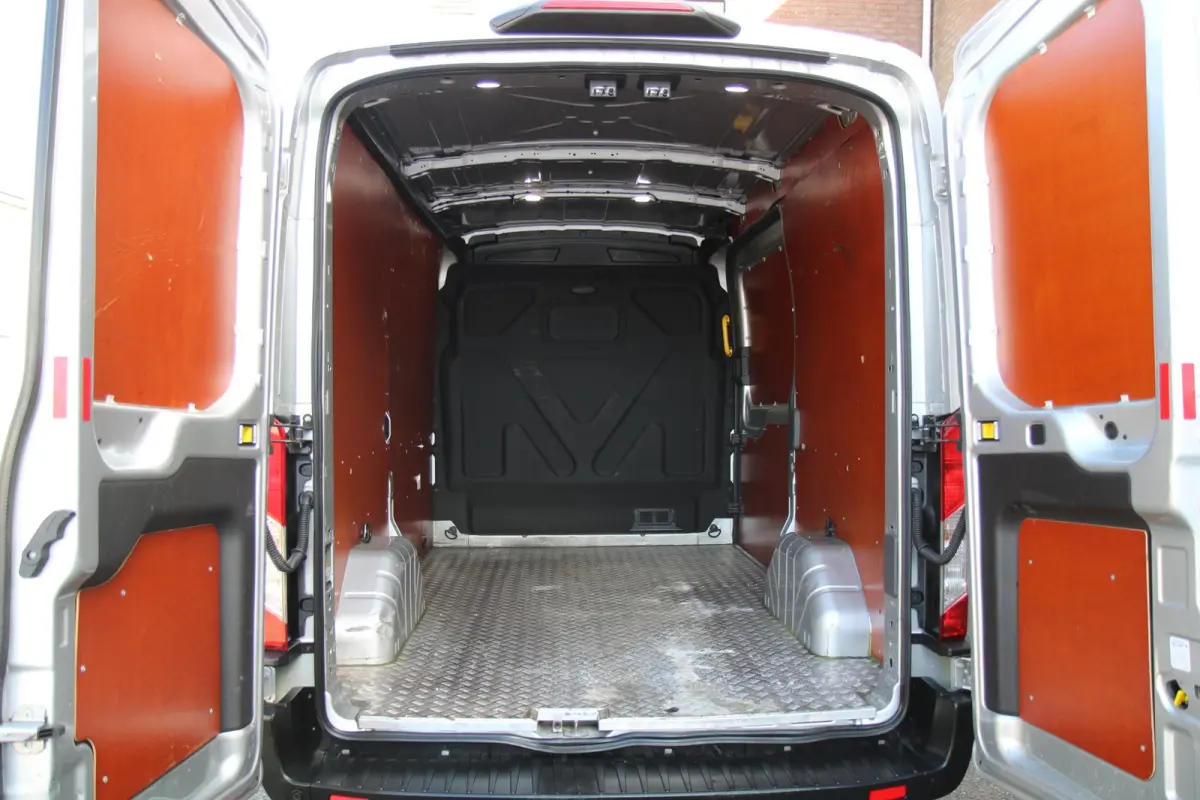 350 2.0 TDCI L2H2 Trend MHEV 130PK / Sync 3 / Dealer onderhoudsbeurt