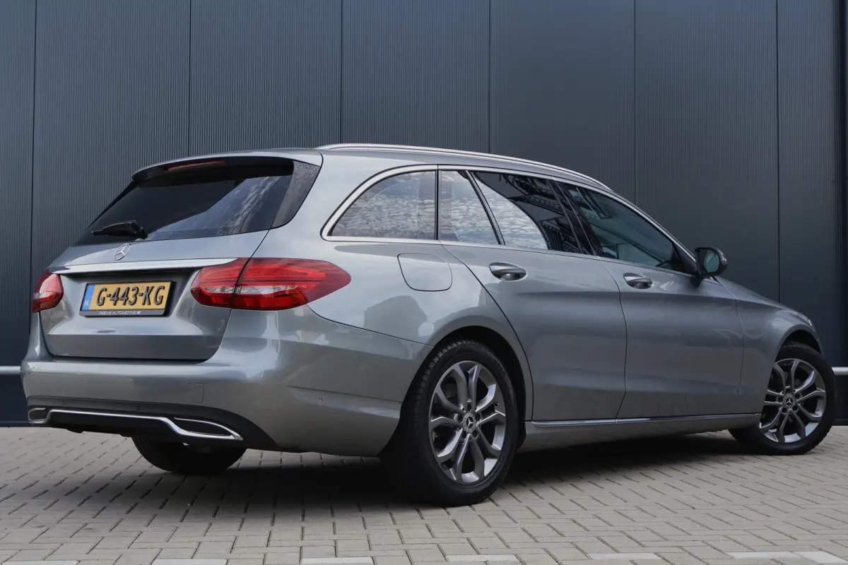 2.2 CDI Ambition Automaat | Wegkl. Trekhaak | Camera | Comand | Stoelverwarming | Half leder | 1800kg trekgewicht