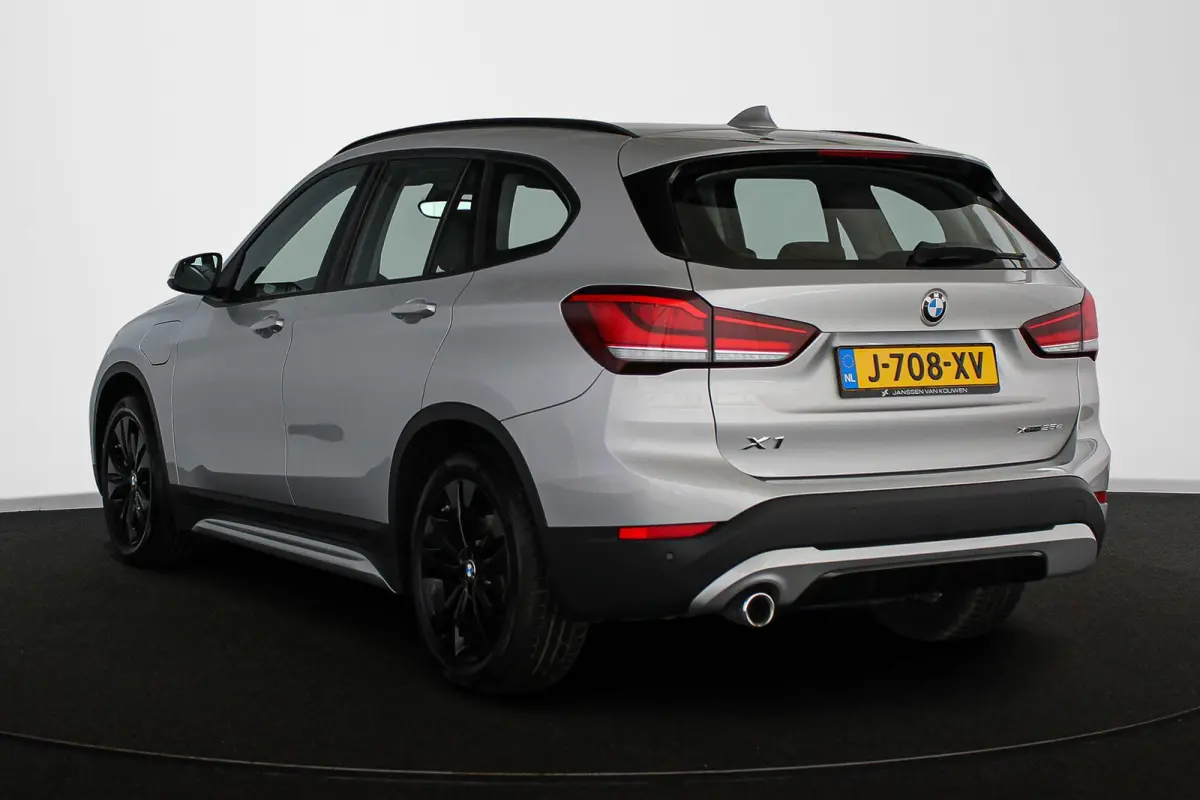 xDrive25e Executive Sport Line Trekhaak Harman Kardon Memory