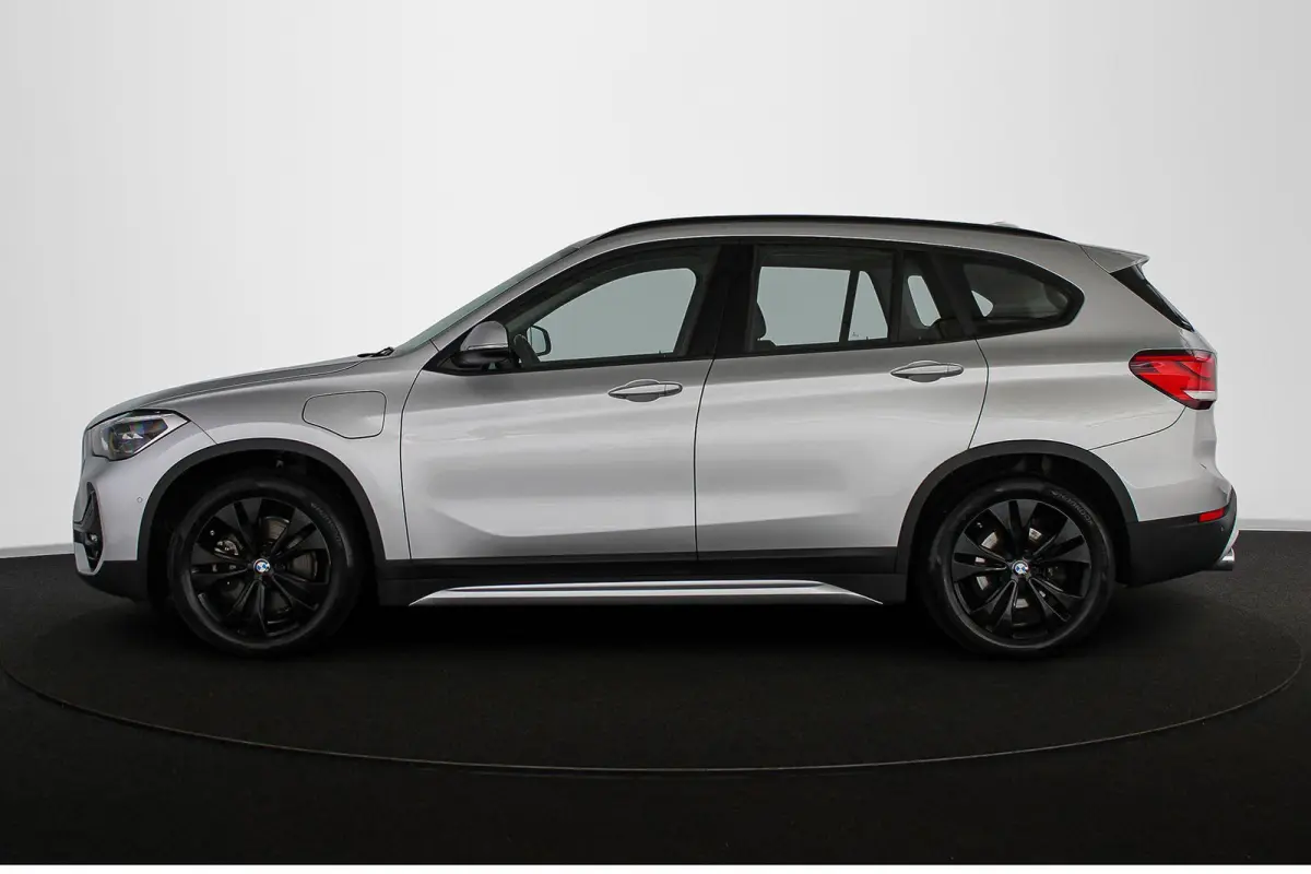 xDrive25e Executive Sport Line Trekhaak Harman Kardon Memory