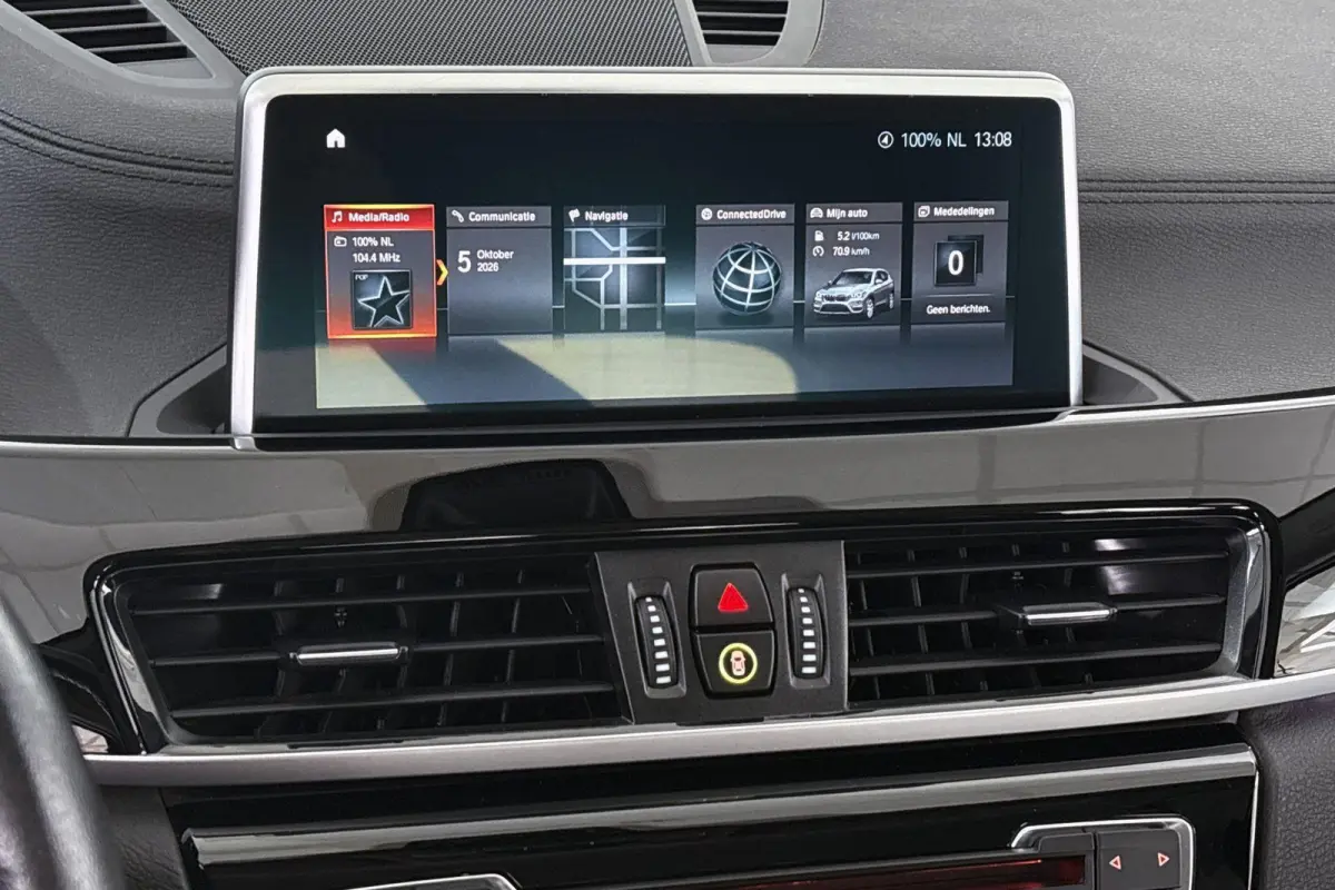 xDrive25e Executive Sport Line Trekhaak Harman Kardon Memory