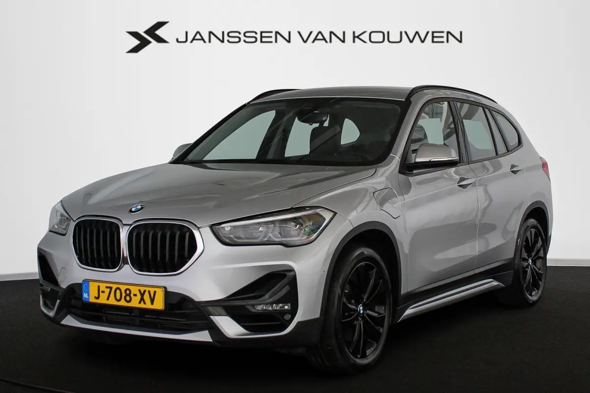 xDrive25e Executive Sport Line Trekhaak Harman Kardon Memory