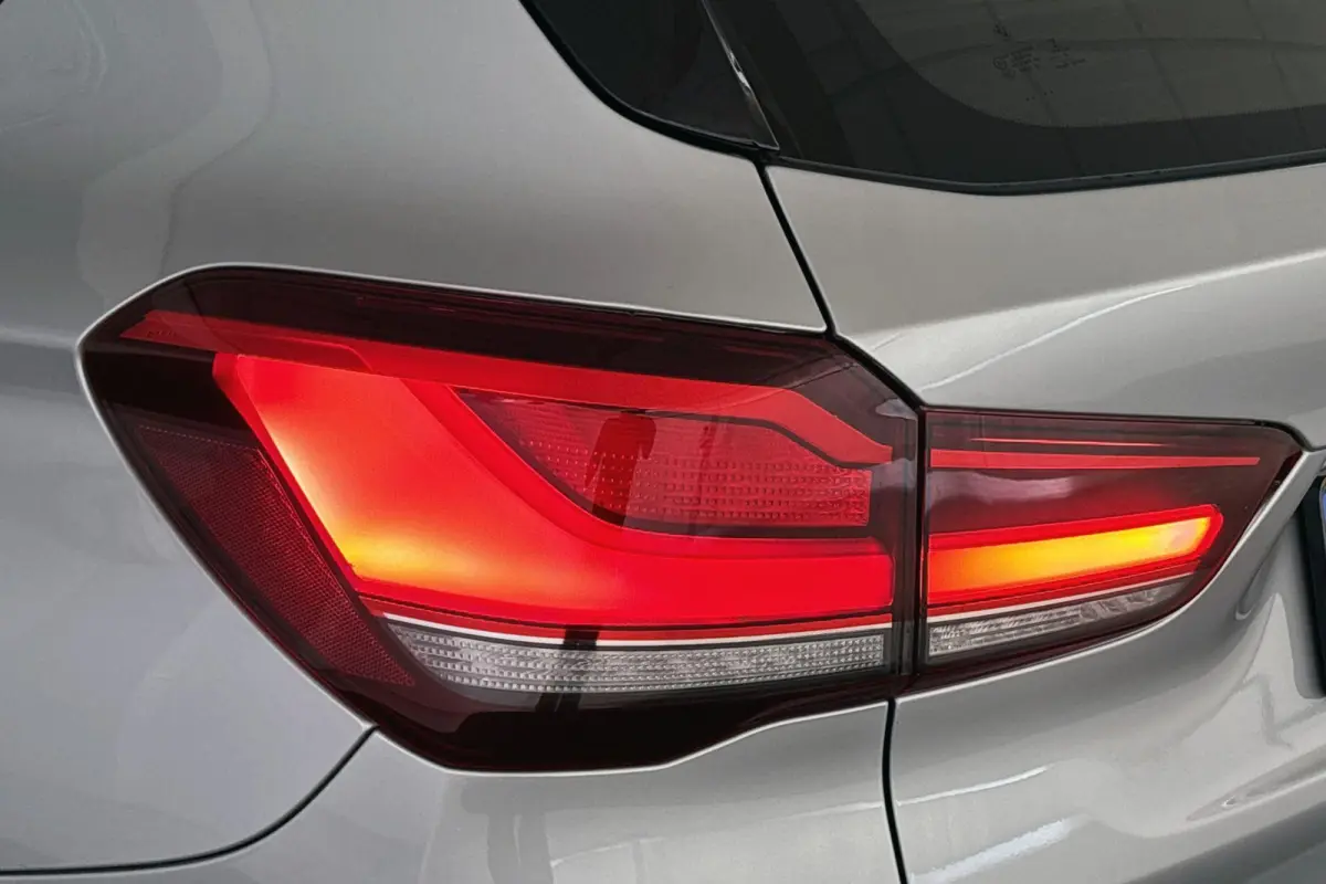 xDrive25e Executive Sport Line Trekhaak Harman Kardon Memory