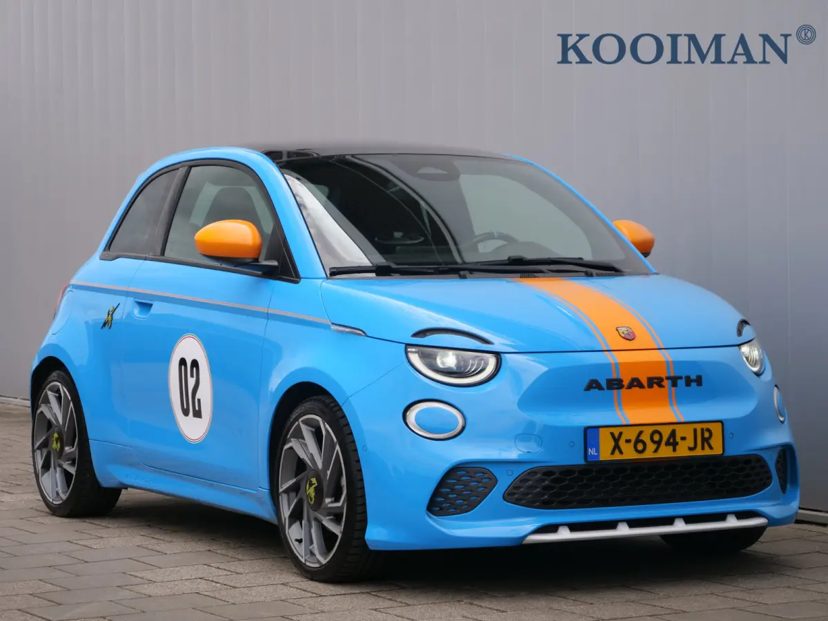 Abarth Turismo 42 kWh 155Pk Automaat Navigatie / LED / Panoramadak / Camera / SOH 95%