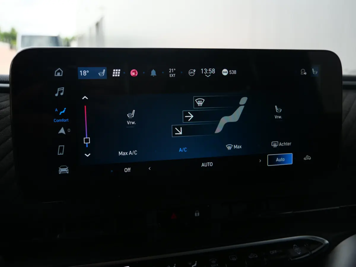 Abarth Turismo 42 kWh 155Pk Automaat Navigatie / LED / Panoramadak / Camera / SOH 95%