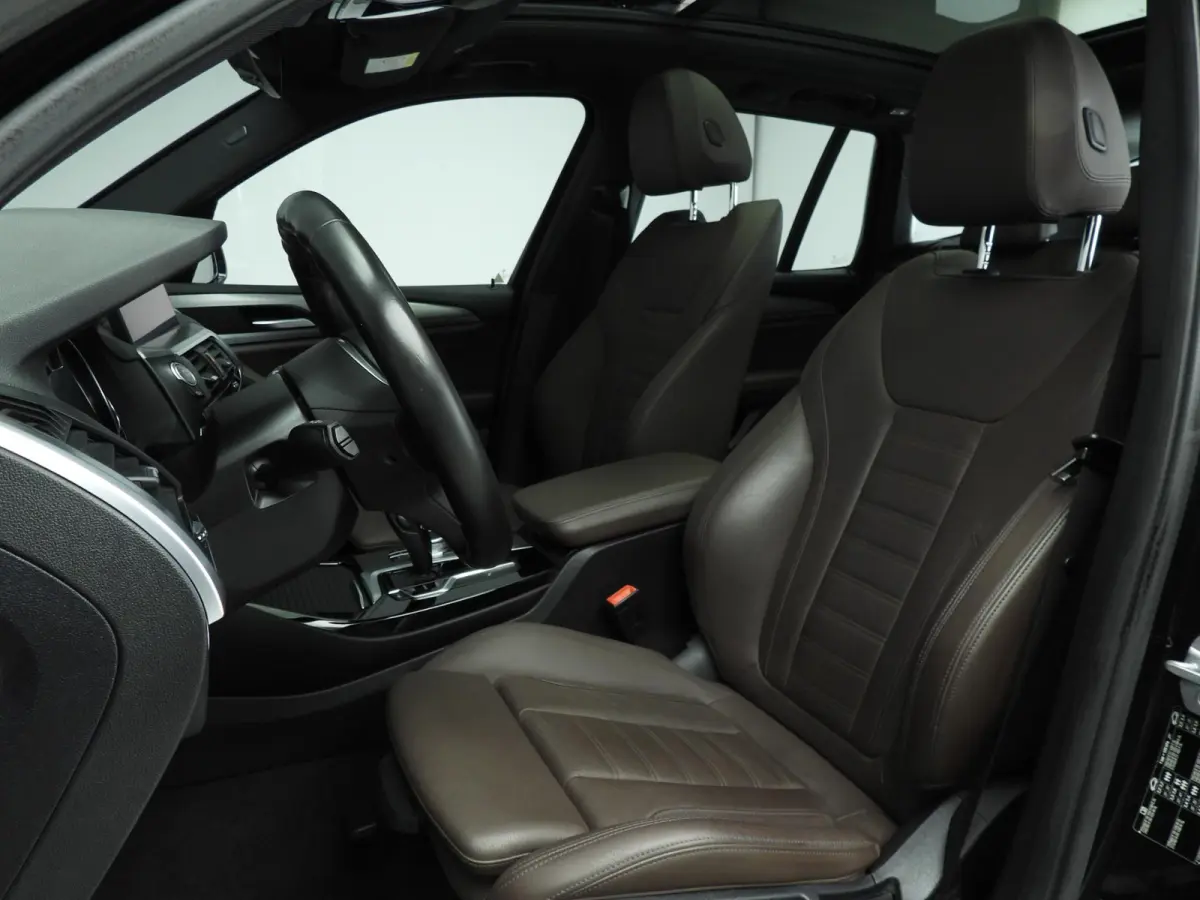 sDrive20i | M-Sportpakket | LED | Leder | HUD | Panoramadak | Chrome line | Stoelverwarming | DAB | Hifi speakers | Alu 20 inch