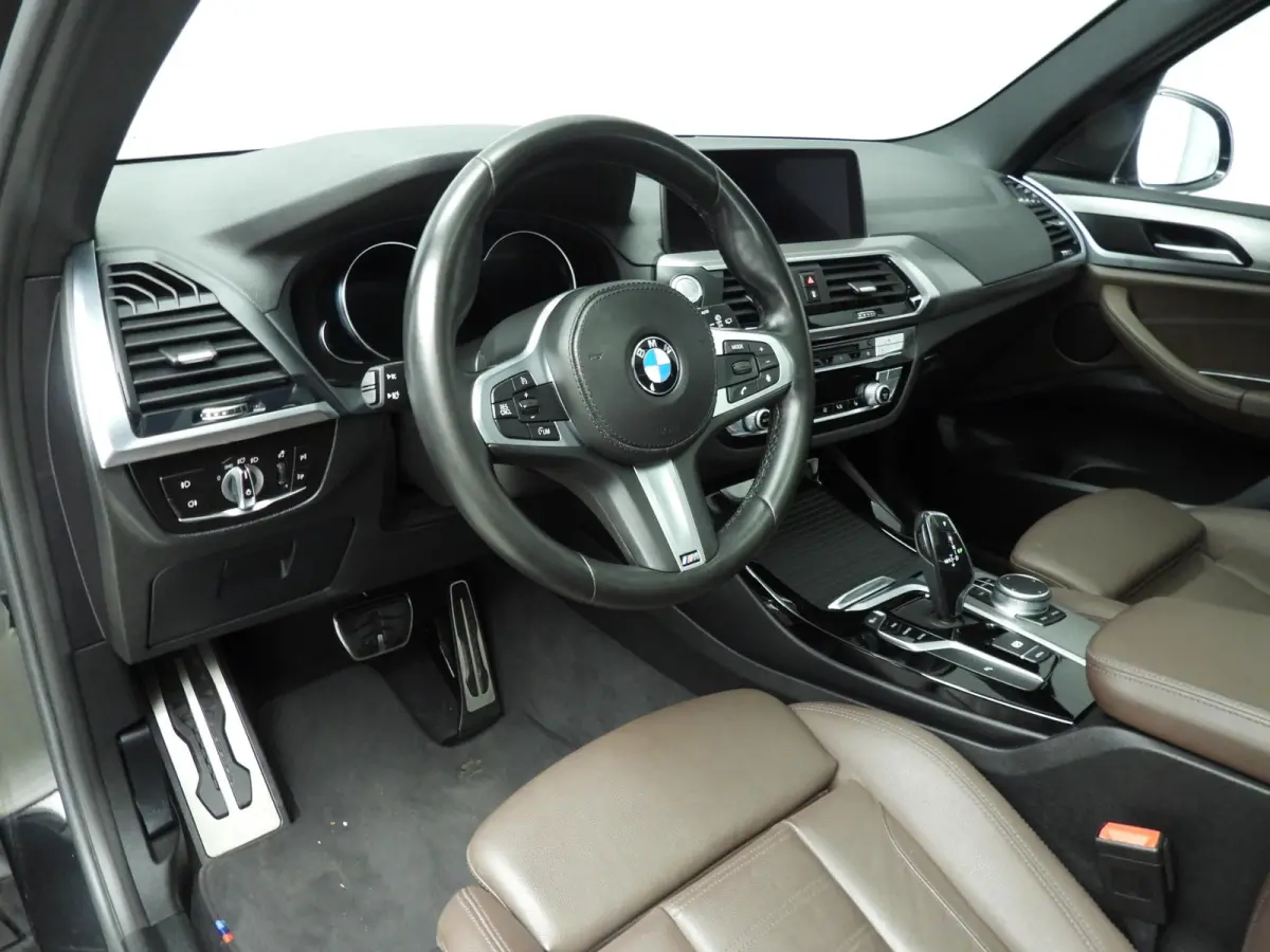 sDrive20i | M-Sportpakket | LED | Leder | HUD | Panoramadak | Chrome line | Stoelverwarming | DAB | Hifi speakers | Alu 20 inch