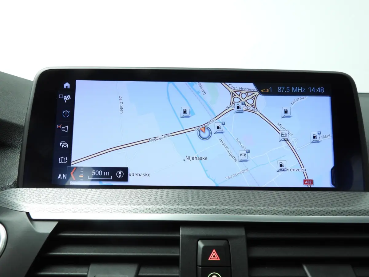 sDrive20i | M-Sportpakket | LED | Leder | HUD | Panoramadak | Chrome line | Stoelverwarming | DAB | Hifi speakers | Alu 20 inch