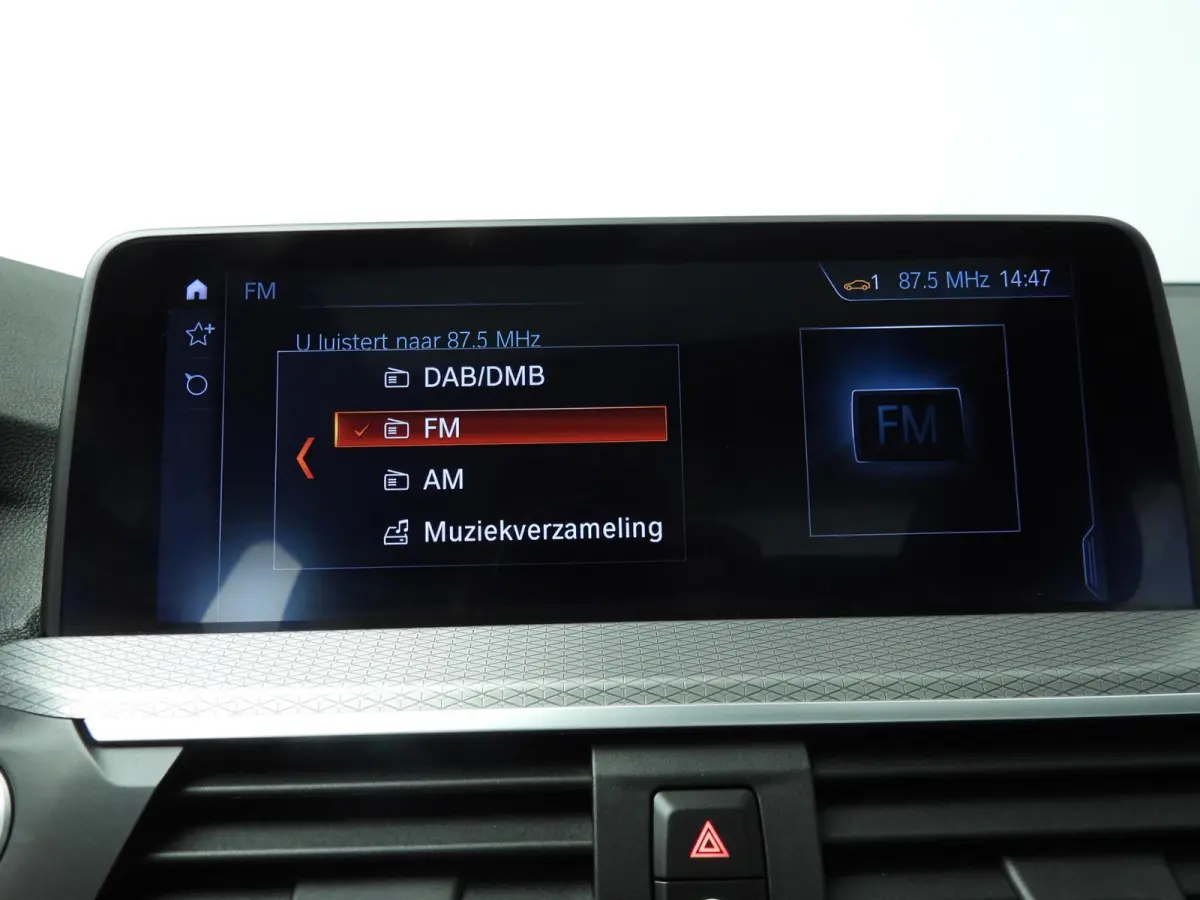 sDrive20i | M-Sportpakket | LED | Leder | HUD | Panoramadak | Chrome line | Stoelverwarming | DAB | Hifi speakers | Alu 20 inch