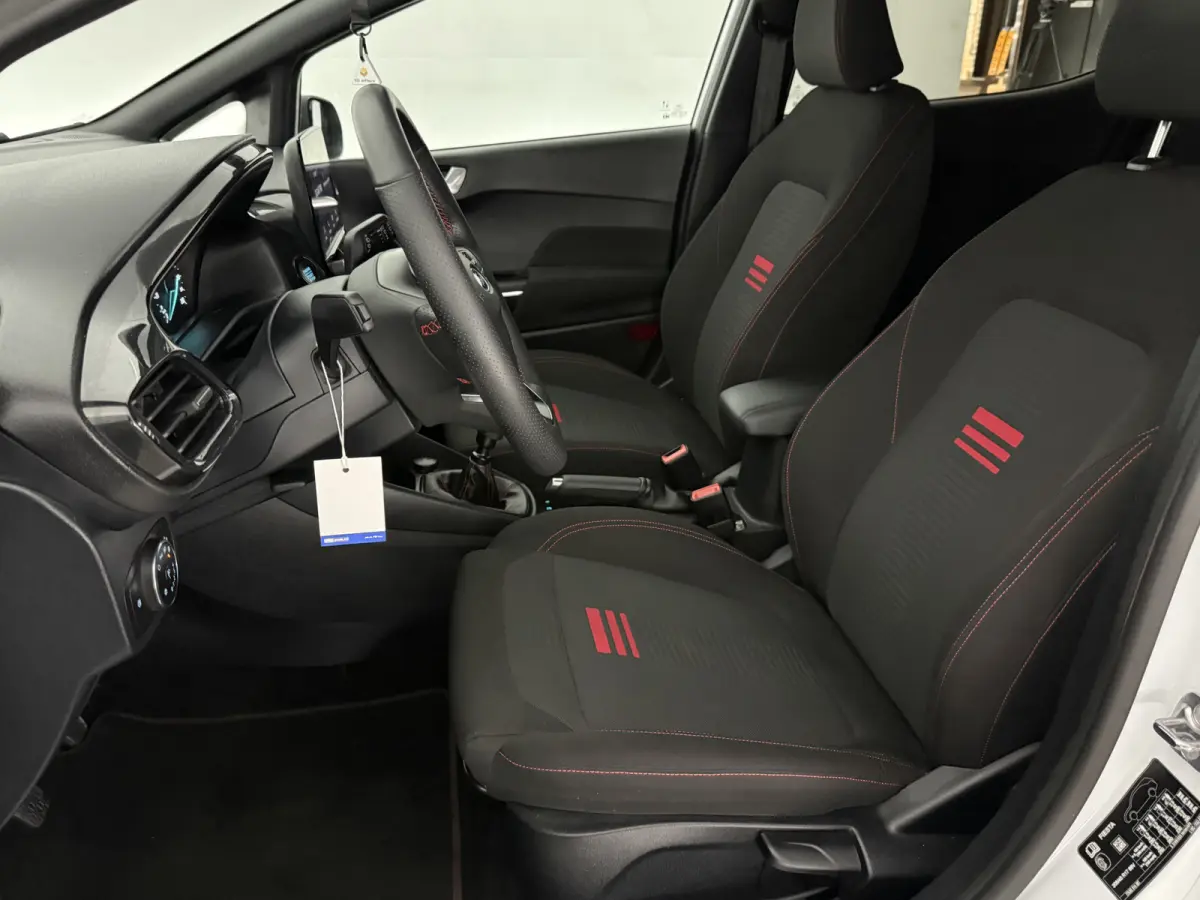 1.0 EcoBoost Hybrid ST-Line | Cruise | Carplay | Clima | Stoel/Stuurverw. | Parkeersens. | NAP