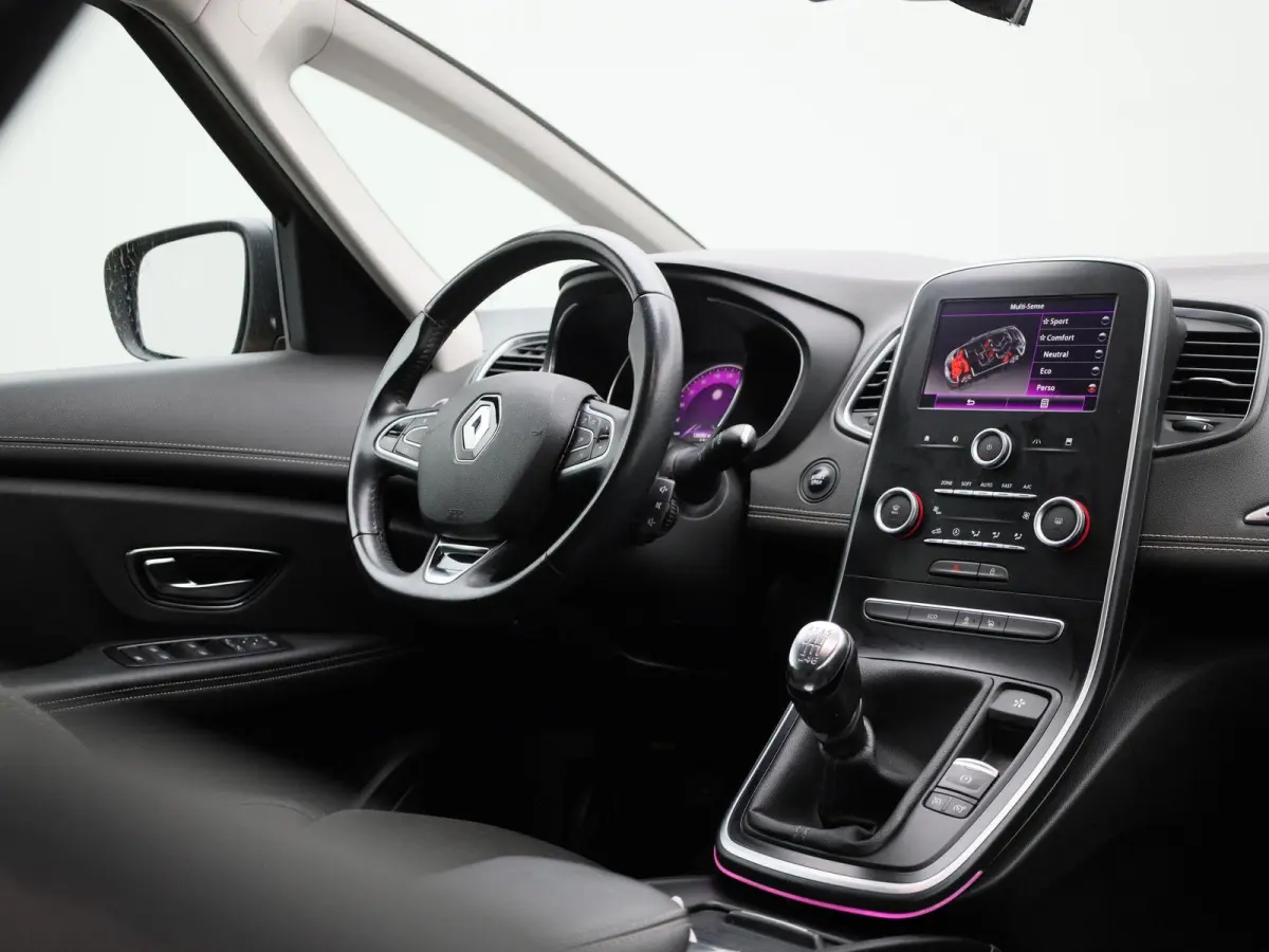 1.2 TCe Intens | Airconditioning | Cruise Control | Lederen Bekleding | Achteruitrijcamera | Trekhaak |