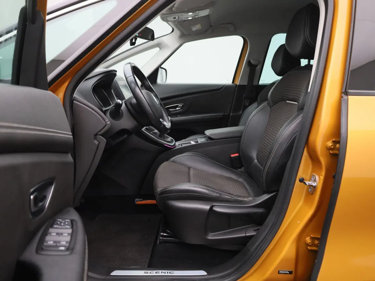 1.2 TCe Intens | Airconditioning | Cruise Control | Lederen Bekleding | Achteruitrijcamera | Trekhaak |