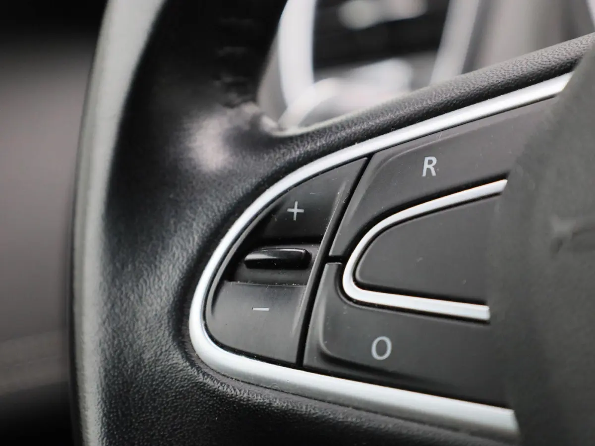 1.2 TCe Intens | Airconditioning | Cruise Control | Lederen Bekleding | Achteruitrijcamera | Trekhaak |