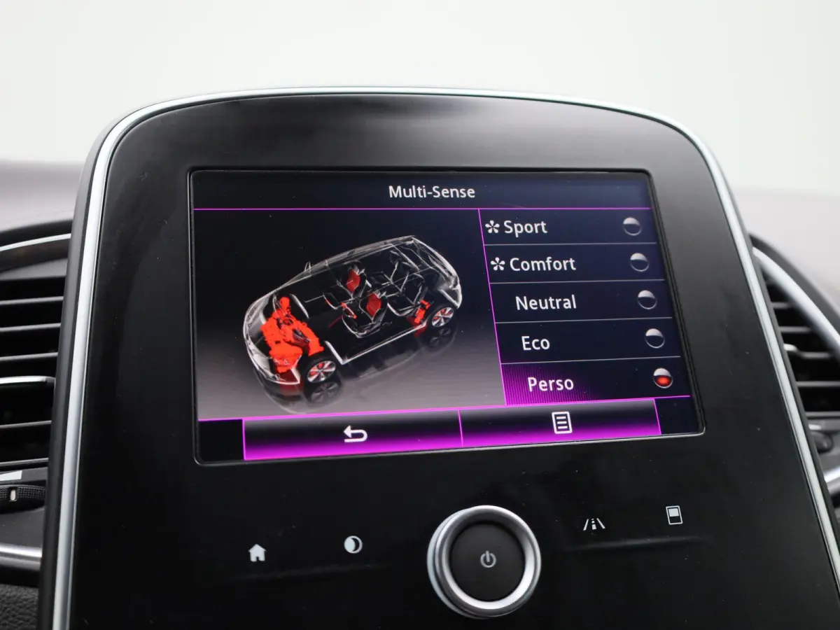 1.2 TCe Intens | Airconditioning | Cruise Control | Lederen Bekleding | Achteruitrijcamera | Trekhaak |