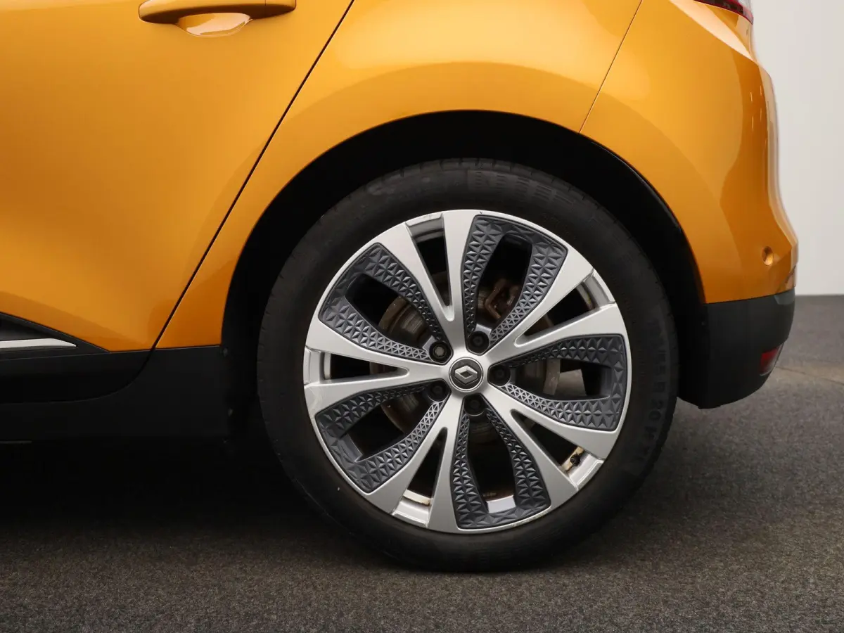 1.2 TCe Intens | Airconditioning | Cruise Control | Lederen Bekleding | Achteruitrijcamera | Trekhaak |
