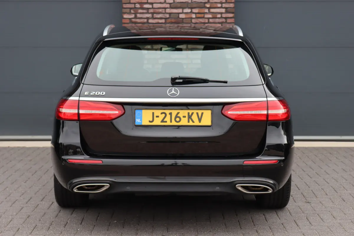 200 Business Solution Avantgarde | Navigatie | Camera | High Perf. LED | Stoelverwarming | Sfeerverlichting | Zitcomfortpakket |