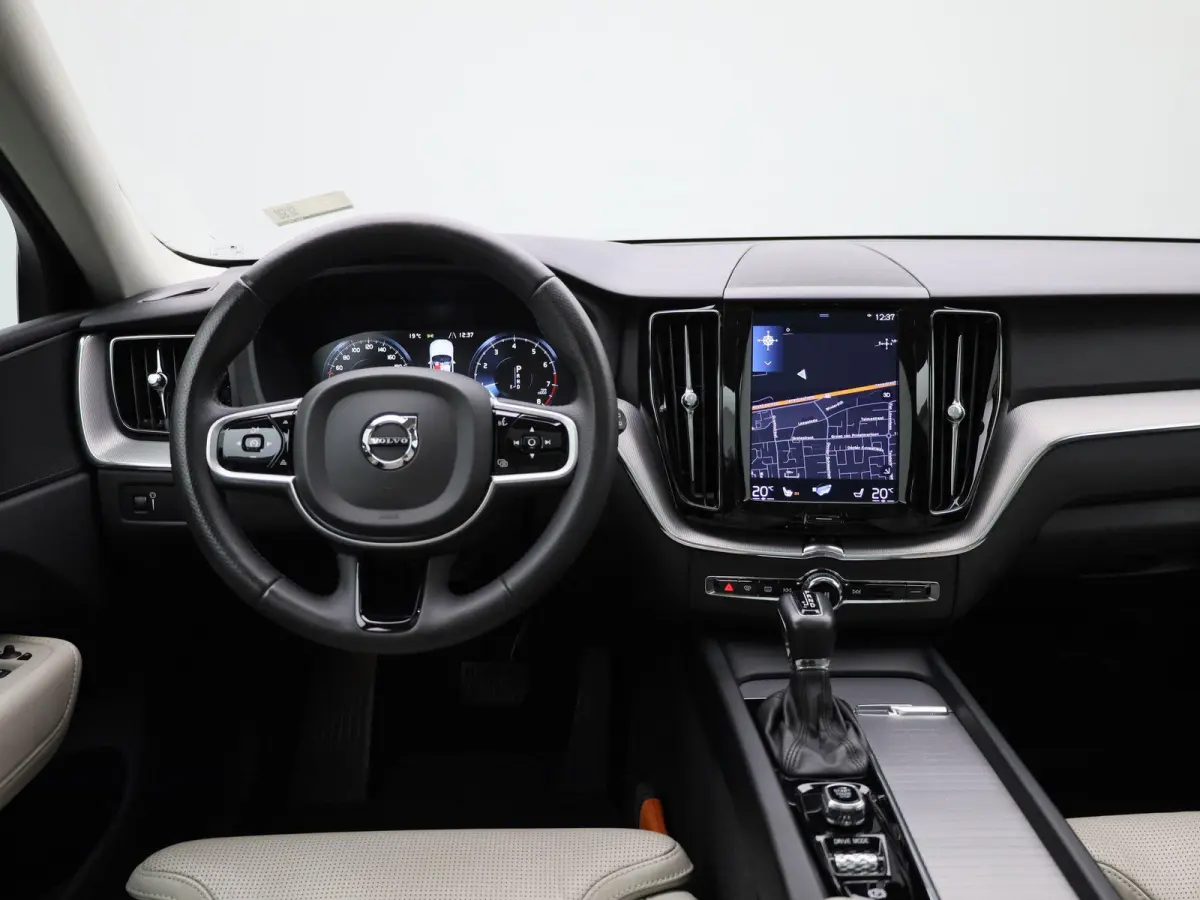 2.0 T5 AWD Inscription | Automaat | Apple Carplay / Android Auto | Stoelverwaming | Stoelventilatie | Achteruitrijcamera |