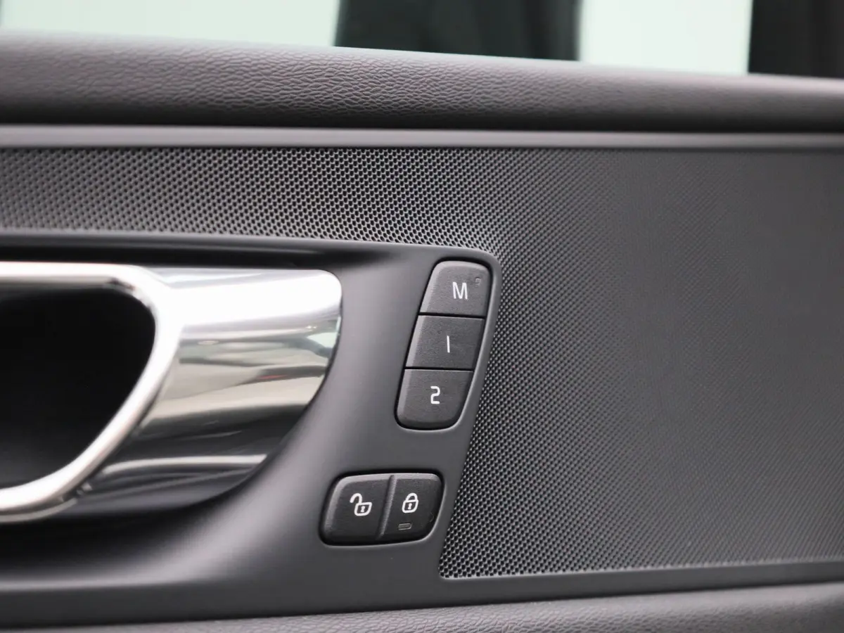 2.0 T5 AWD Inscription | Automaat | Apple Carplay / Android Auto | Stoelverwaming | Stoelventilatie | Achteruitrijcamera |