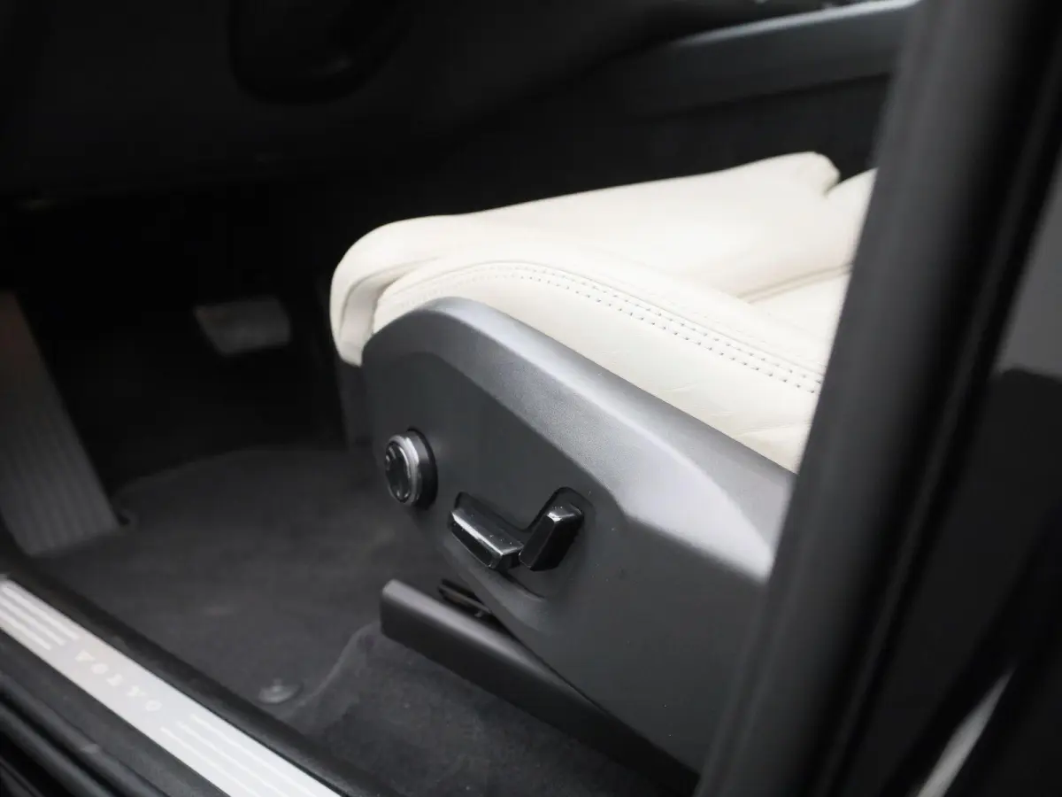 2.0 T5 AWD Inscription | Automaat | Apple Carplay / Android Auto | Stoelverwaming | Stoelventilatie | Achteruitrijcamera |