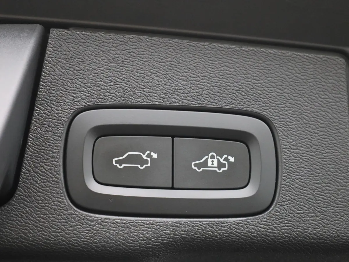 2.0 T5 AWD Inscription | Automaat | Apple Carplay / Android Auto | Stoelverwaming | Stoelventilatie | Achteruitrijcamera |